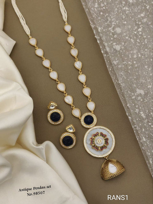 Regal Ebony Elegance Antique Necklace Set