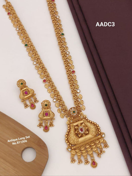 Royal Adornments Necklace Set